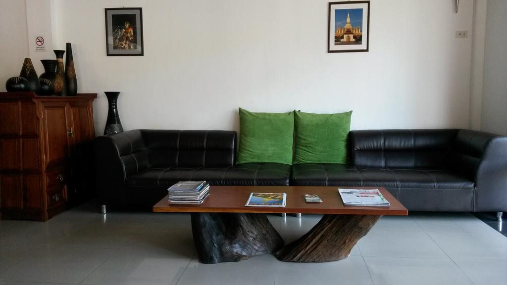 Av Hotel Vientiane Exteriör bild