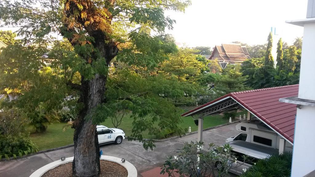 Av Hotel Vientiane Exteriör bild