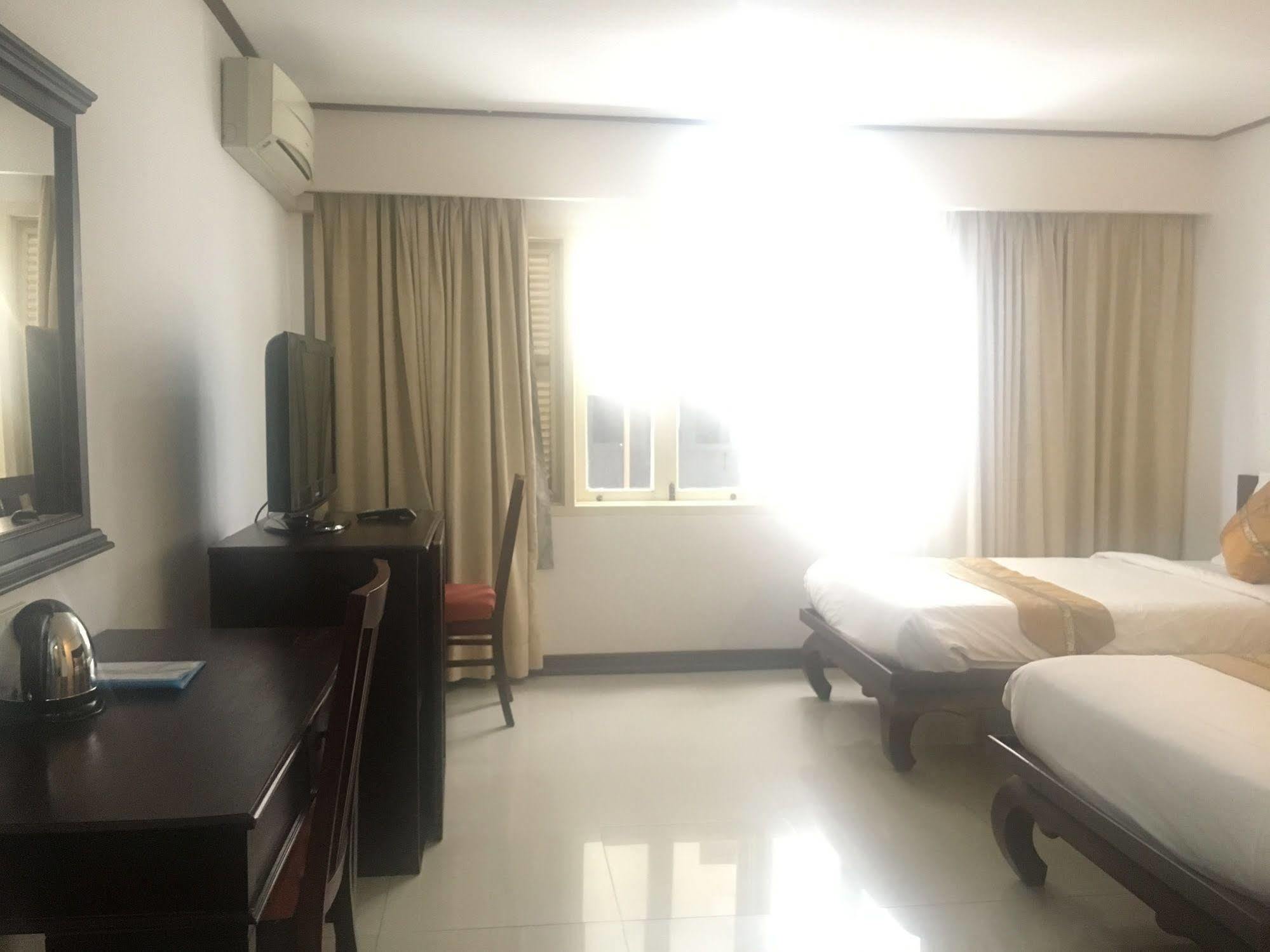 Av Hotel Vientiane Exteriör bild
