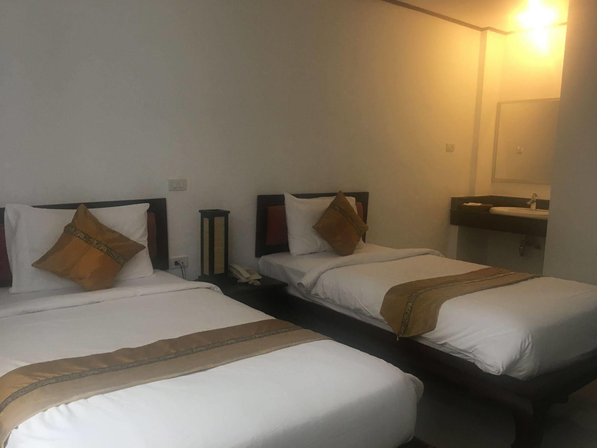 Av Hotel Vientiane Exteriör bild
