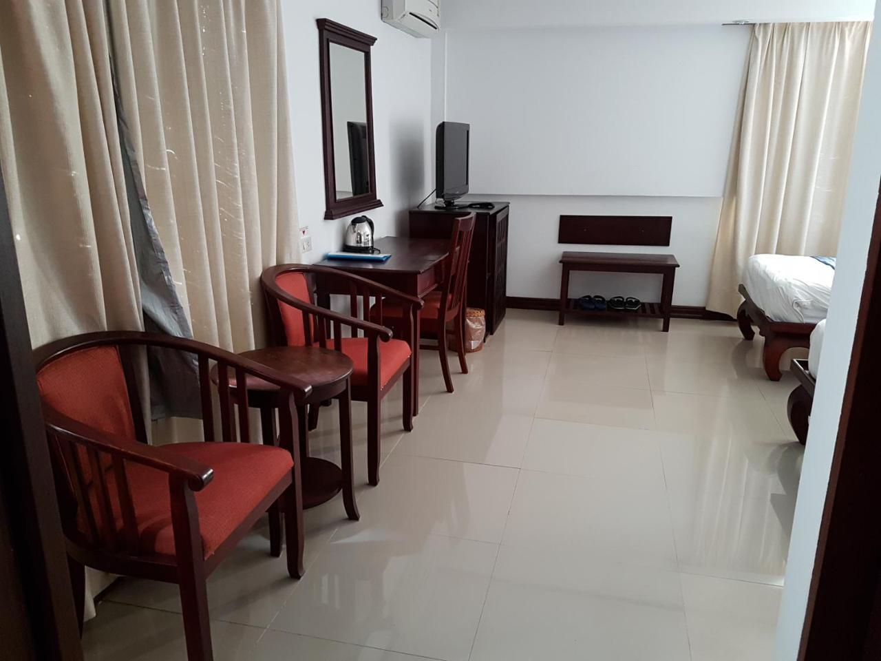 Av Hotel Vientiane Exteriör bild