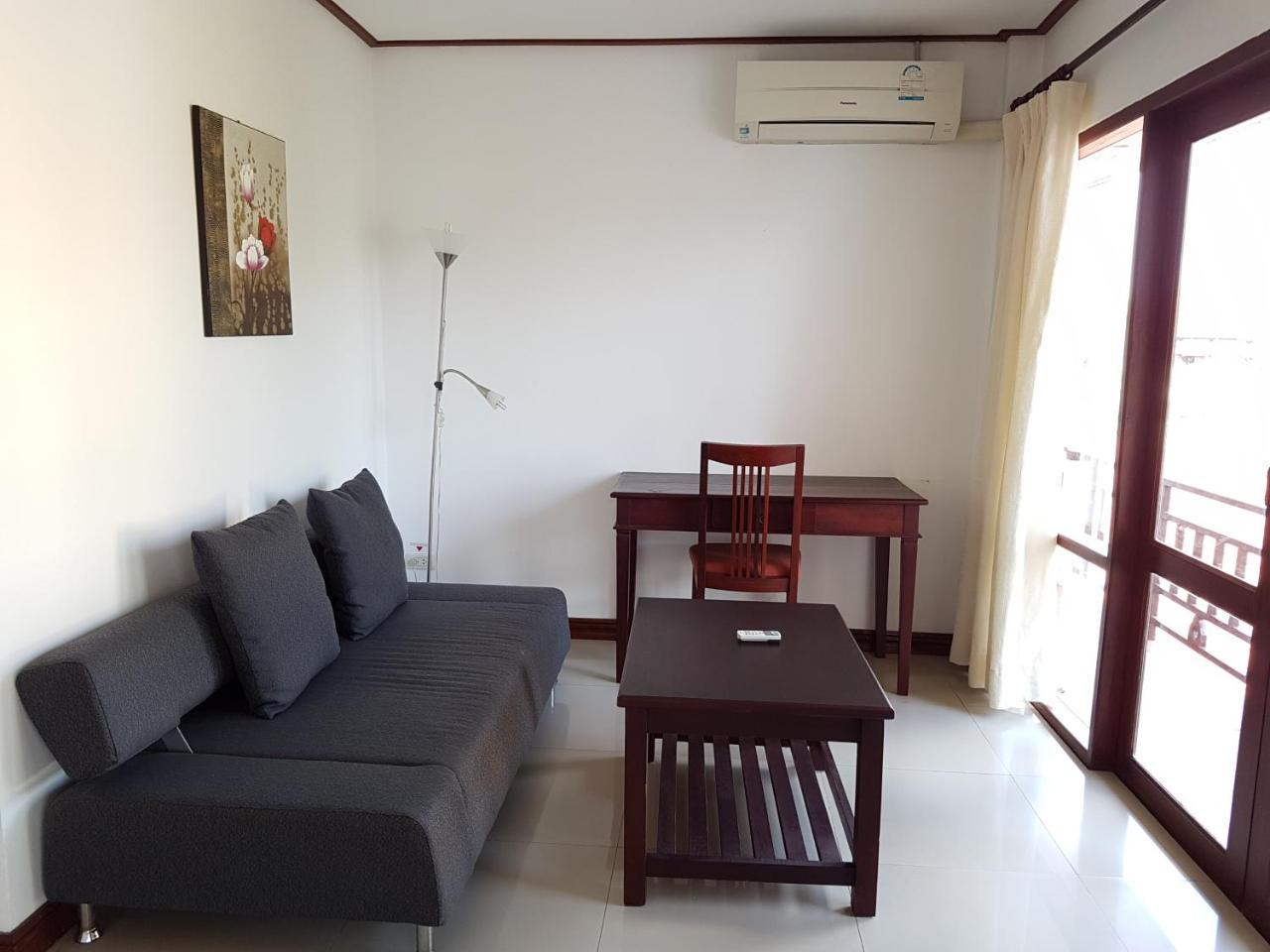 Av Hotel Vientiane Exteriör bild