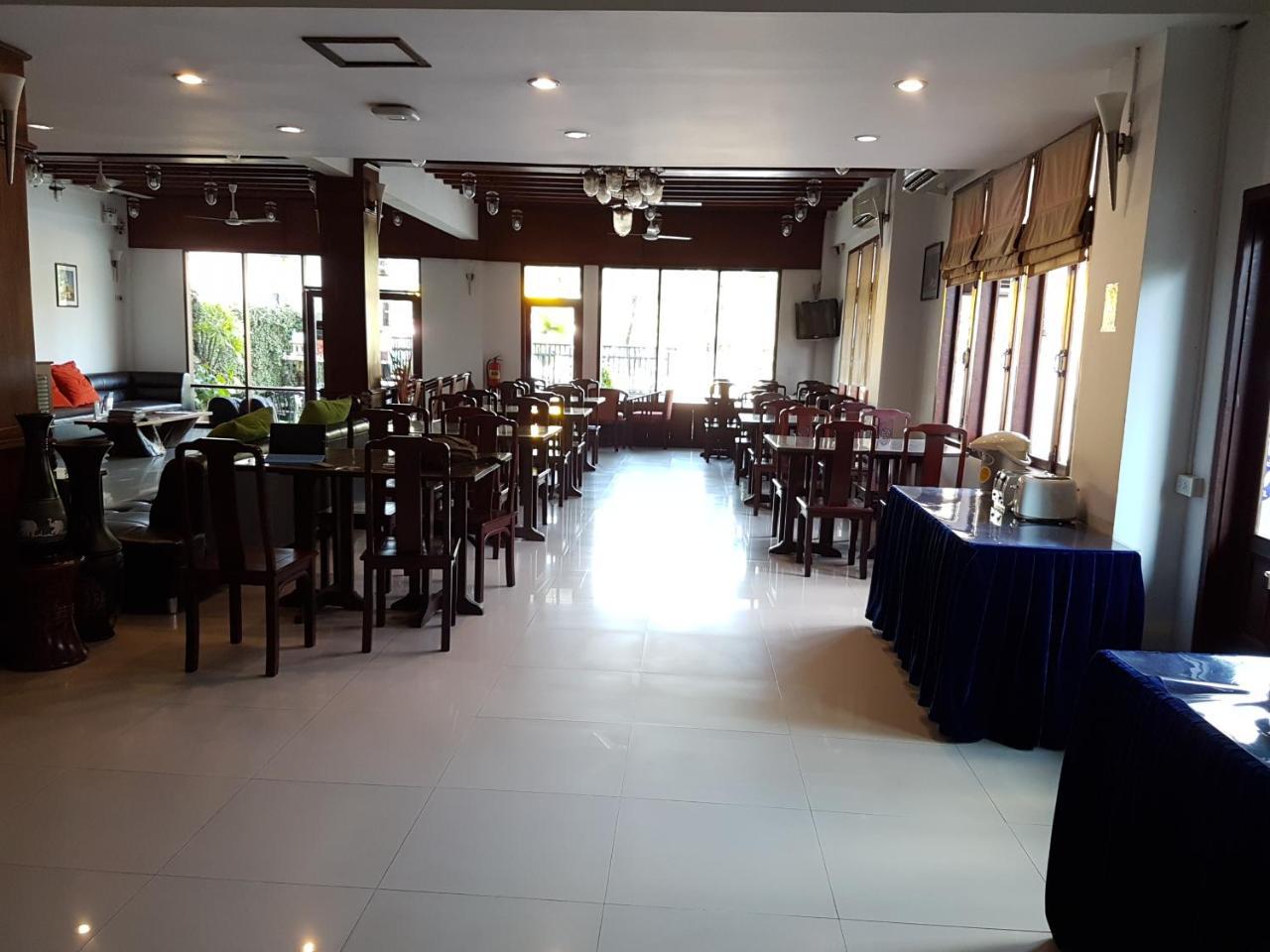 Av Hotel Vientiane Exteriör bild